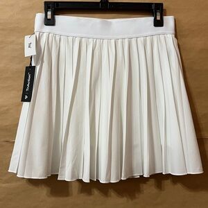 Aritzia | NWT TnAction TnaMOVE Pleated Tennis Skirt Mini Skort White Size M